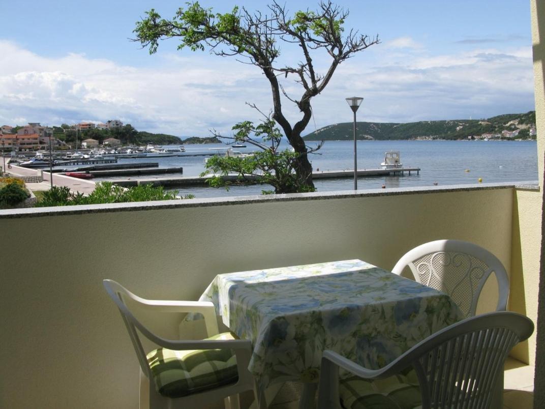 Apartments By The Sea Supetarska Draga - Donja, Rab - 11769 Экстерьер фото