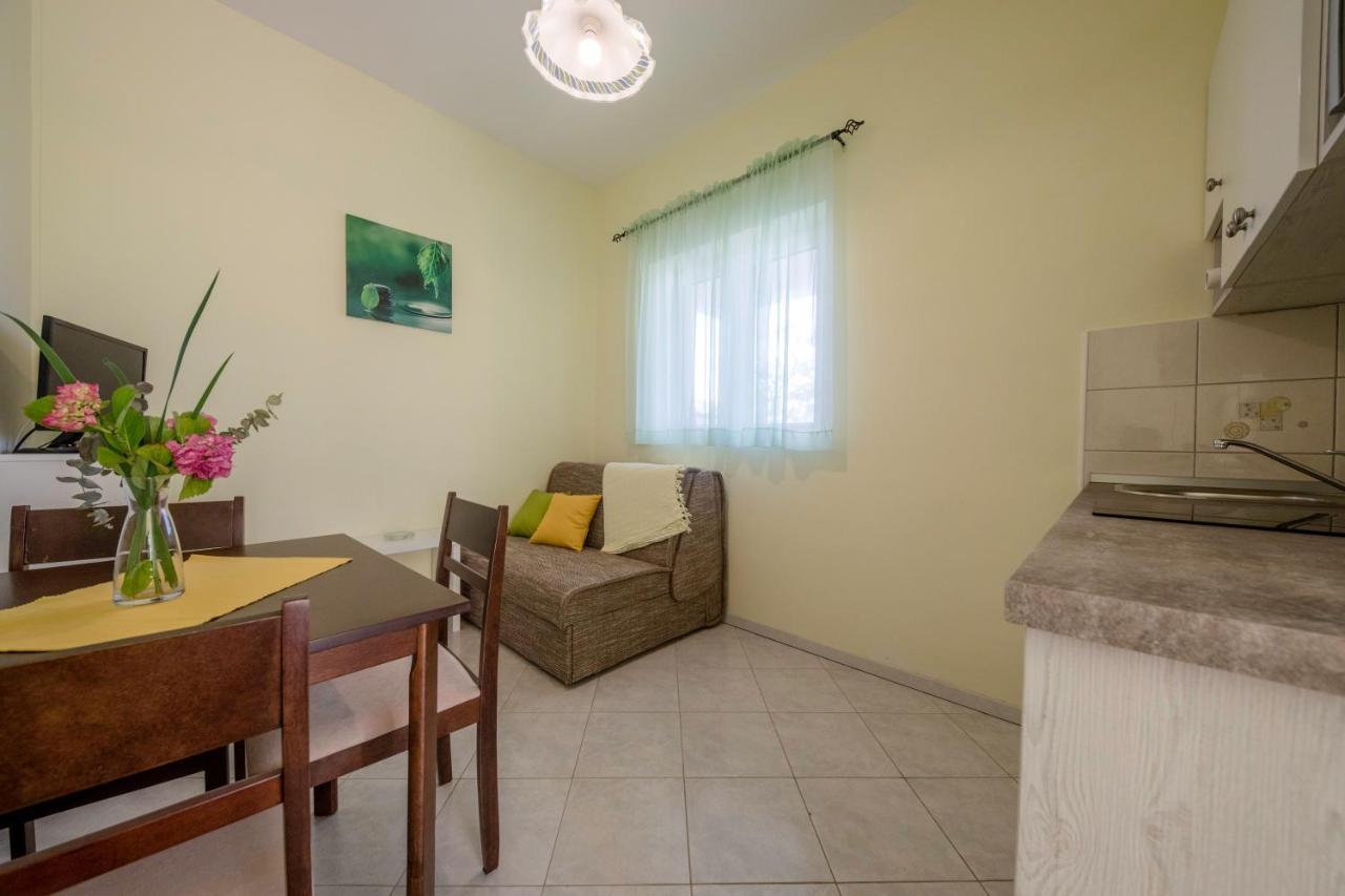 Apartments By The Sea Supetarska Draga - Donja, Rab - 11769 Экстерьер фото